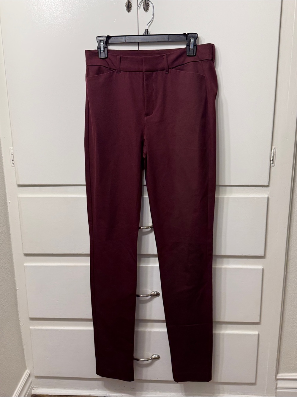 Old Navy Women's High Rise Pixie Pants in Burgundy - 8 TALL